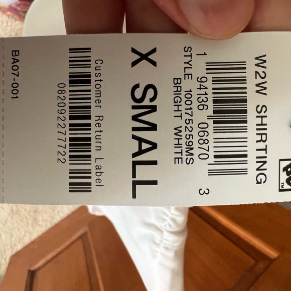 White sleeveless top from Inc. never used with original tags. - Picture 3 of 3